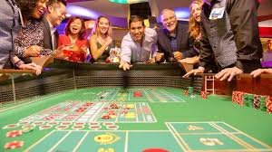 Mesin slot digital dalam berbagai tema warna-warni